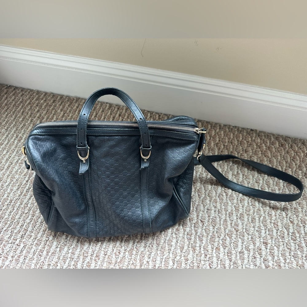 GUCCI Black leather micro GG crossbody bag